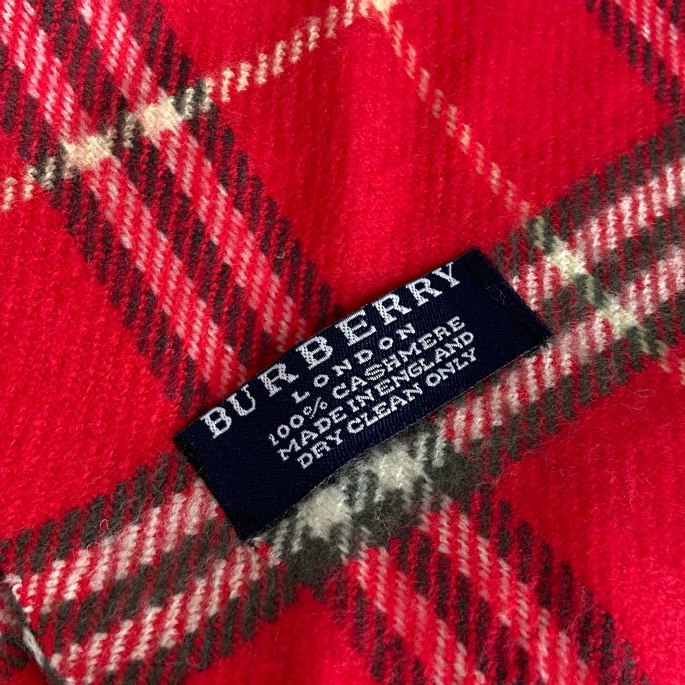 Burberry vintage scarf 🧣